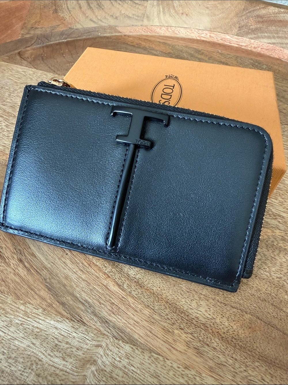 Tod’s zip card holder